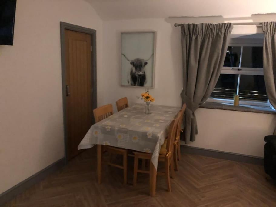 2 Bedroom Apartment, Cononley Near Skipton ภายนอก รูปภาพ
